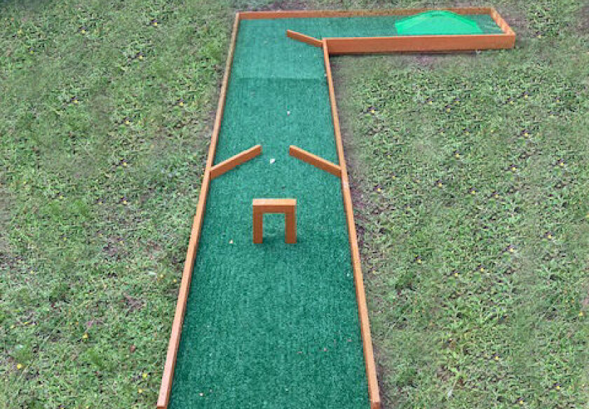 Czerwona Ł&oacute;dka 27