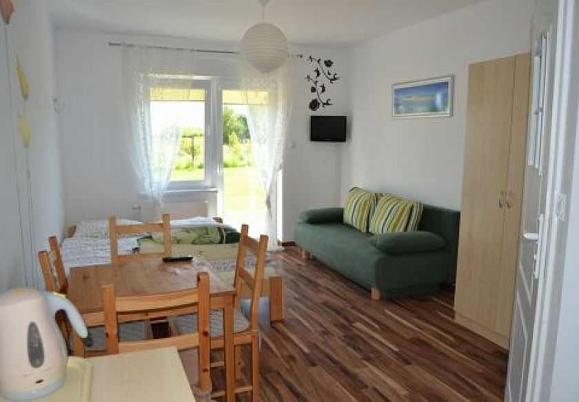 Pok&oacute;j 3-4 osobowy z tarasem.