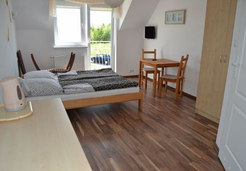 Pok&oacute;j 2os.z balkonem