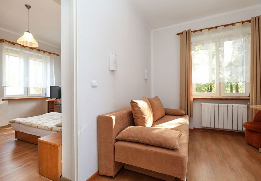 Apartament nr 2 (2 pokoje z tarasem i aneksem)