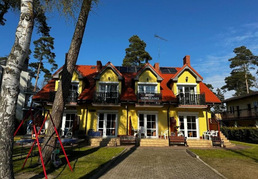 Dom Pod Sosnami - noclegi Pobierowo