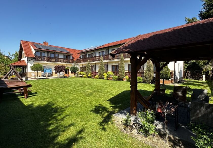 Dom Wypoczynkowy California & Domki 4U - noclegi Jantar