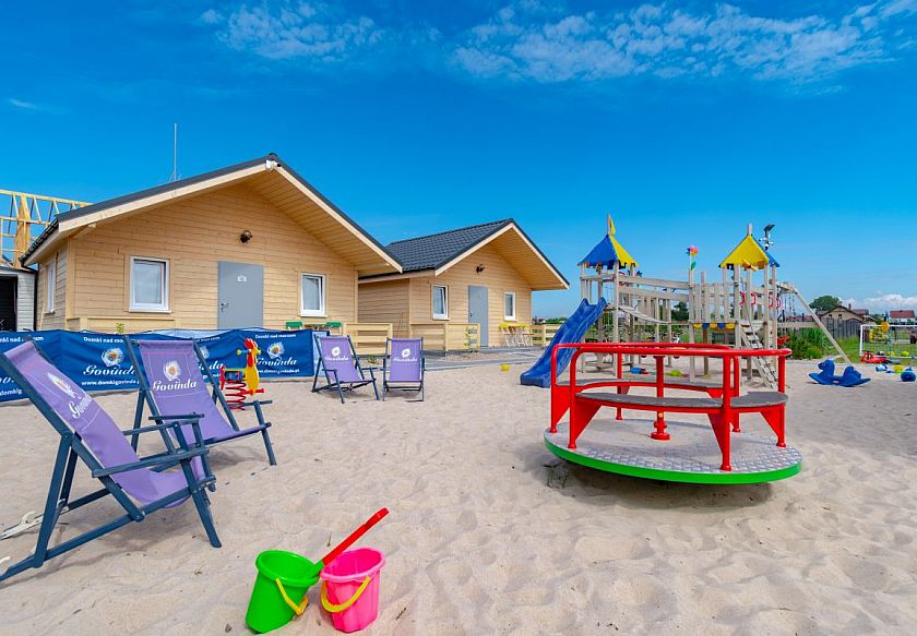 Domki gościnne Govinda - noclegi Przewłoka k. Ustki