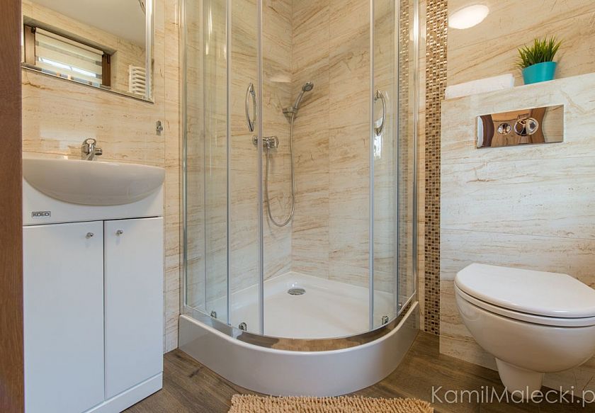 domek 6 osobowy-łazienka