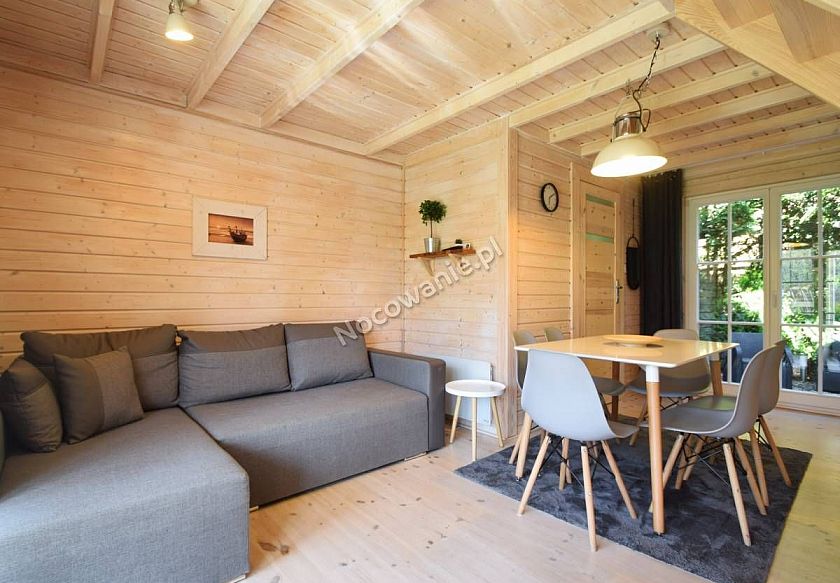 Domki JAMAJKA i apartament MAKS Międzywodzie 17