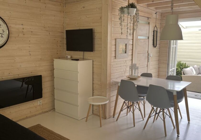 Domki JAMAJKA i apartament MAKS Międzywodzie 64