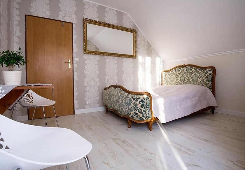 pokoj 2 osobowy z balkonem i ewentualna dostawk