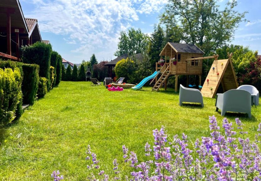 DOMKI LETNISKOWE 6 os.I POKOJE NADIA 17