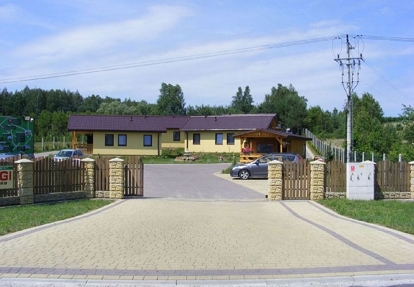 wjazd na teren ośrodka