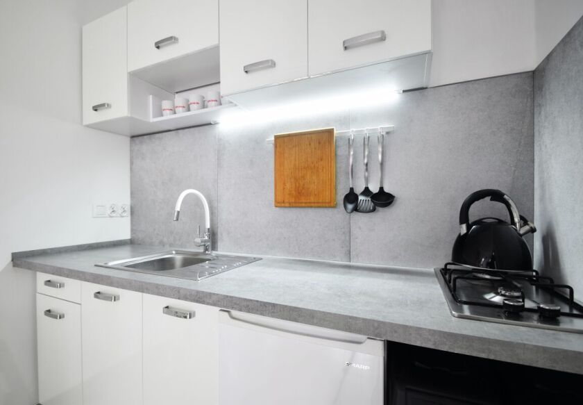 w pełni wyposażony aneks kuchenny