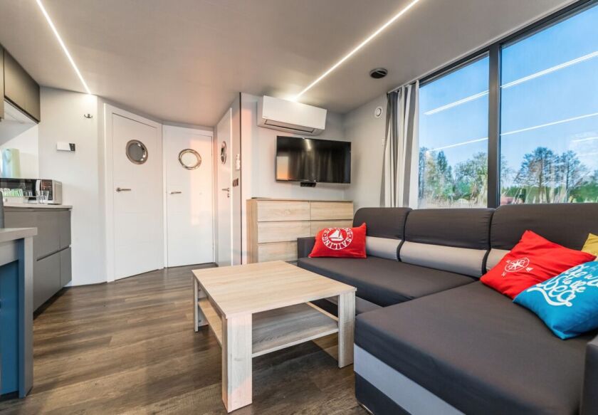 Domy na wodzie Topiko Czarter 8