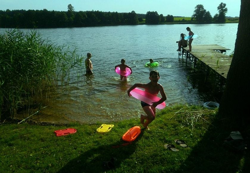 Dwa domki z balią i własną linią brzegową 27