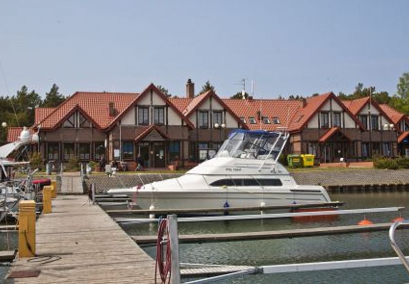 Jacht Club Baltica Marina  - noclegi Łeba