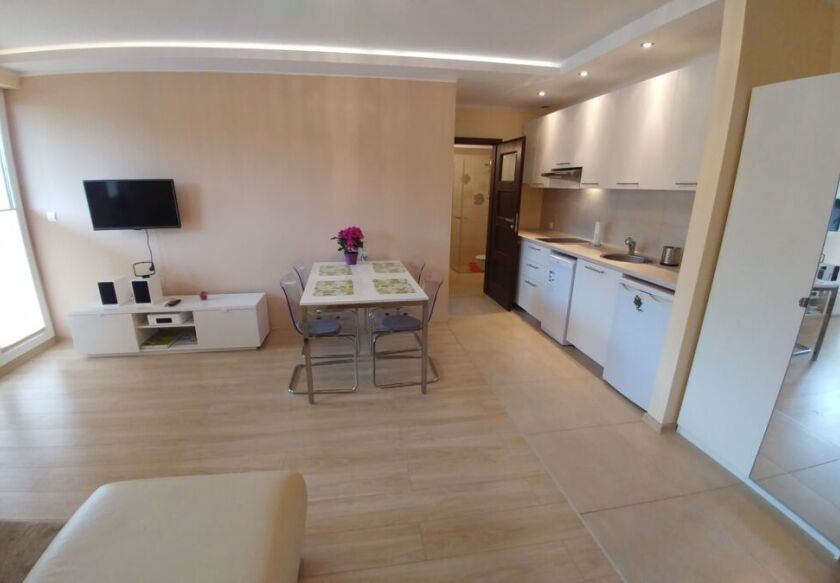 Komfortowy apartament z ogr&oacute;dkiem 7