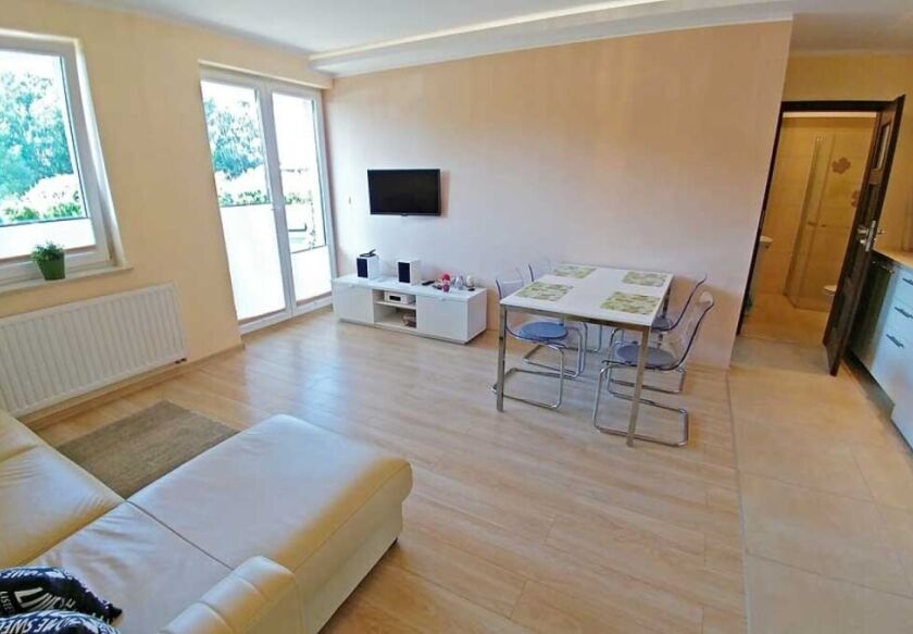 Komfortowy apartament z ogr&oacute;dkiem 1