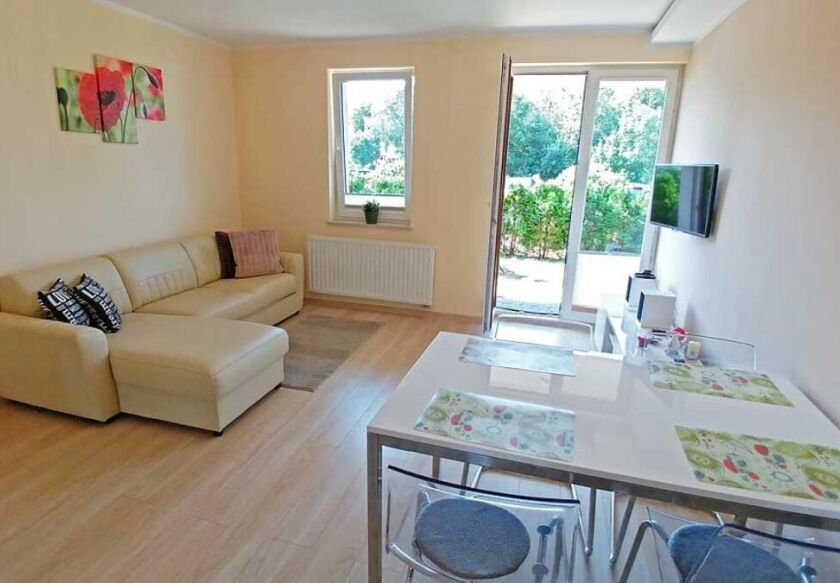 Komfortowy apartament z ogr&oacute;dkiem 4