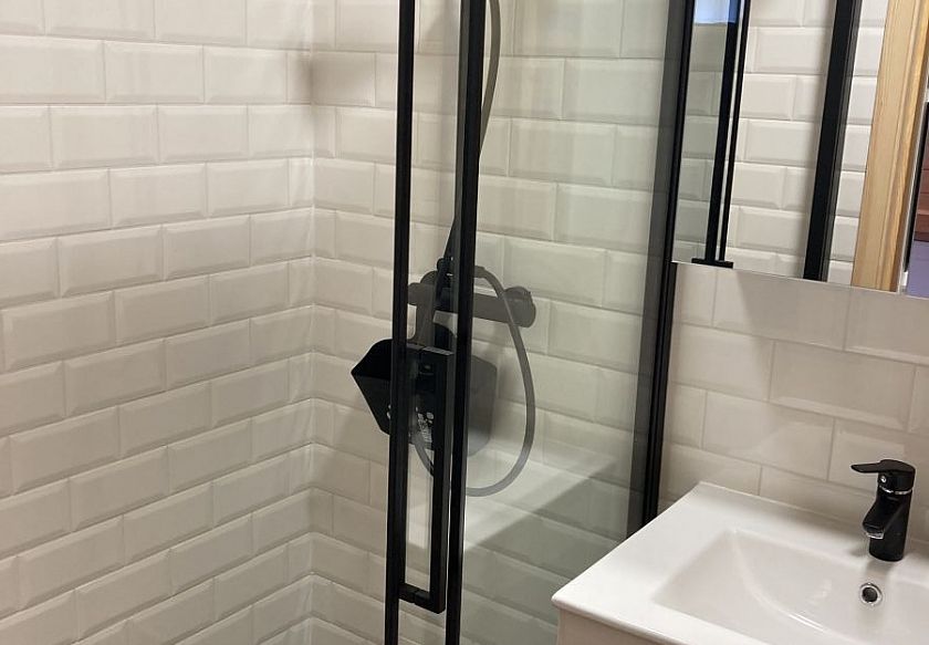 Luksusowe dwupoziomowe apartamenty i duże drewniane domki 26