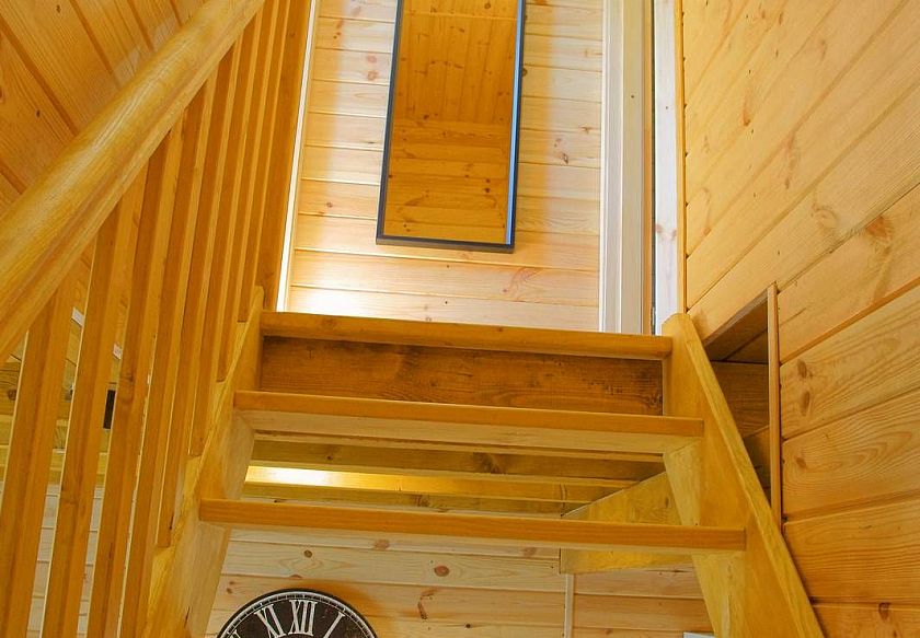 Luksusowe dwupoziomowe apartamenty i duże drewniane domki 27