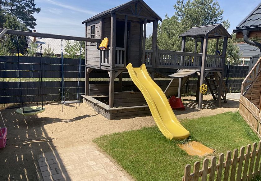 Luksusowe dwupoziomowe apartamenty i duże drewniane domki 39