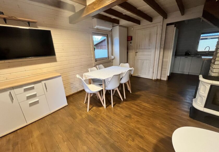 Luksusowe dwupoziomowe apartamenty i duże drewniane domki 44