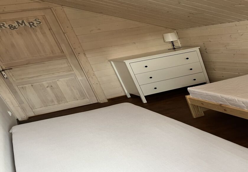 Luksusowe dwupoziomowe apartamenty i duże drewniane domki 48