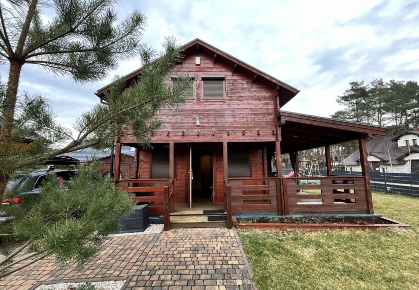 Luksusowe dwupoziomowe apartamenty i duże drewniane domki 49