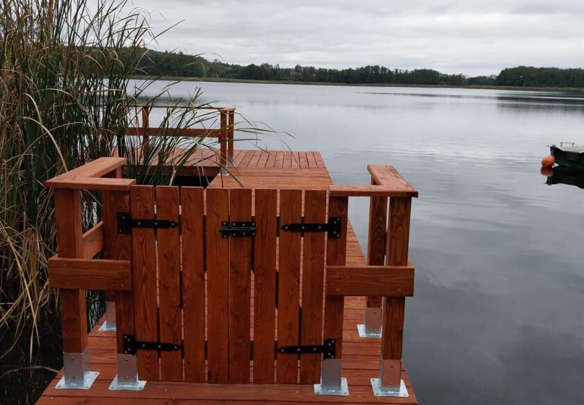 "Między Sosnami a Brzegiem Jeziora" 14