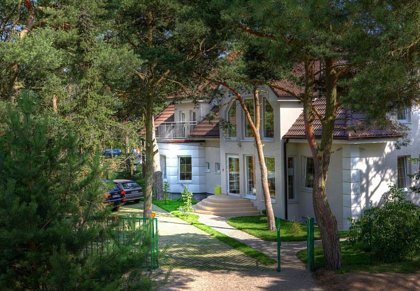 Morska Fala; pokoje, apartamenty, domki z bala 1