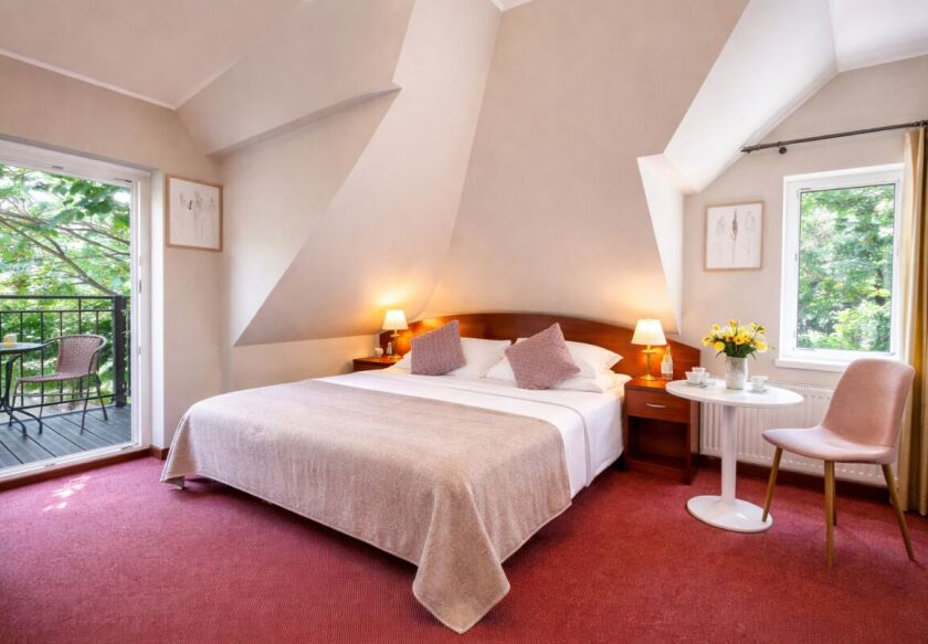 Morska Fala; pokoje, apartamenty, domki z bala 36