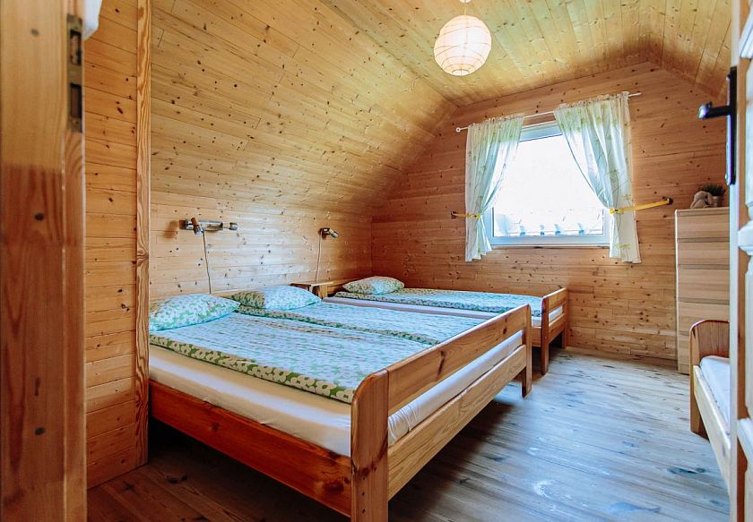 Duża sypialnia w dużym domku