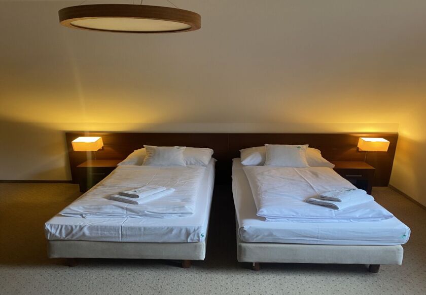 Ośrodek Szkoleniowo- Wypoczynkowy BAŻYNA 16