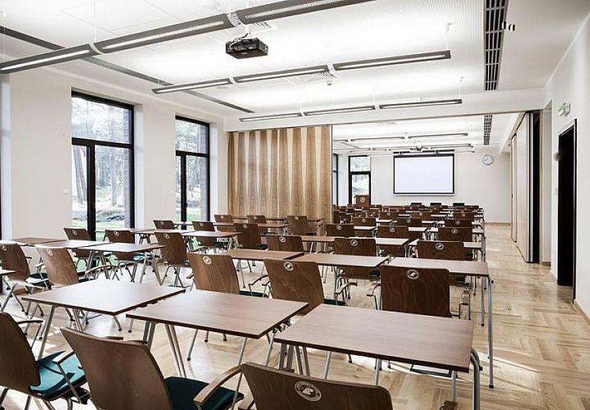 Ośrodek Szkoleniowo- Wypoczynkowy BAŻYNA 9