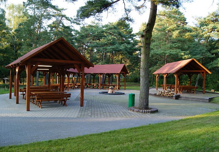 Ośrodek Szkoleniowo- Wypoczynkowy BAŻYNA 10