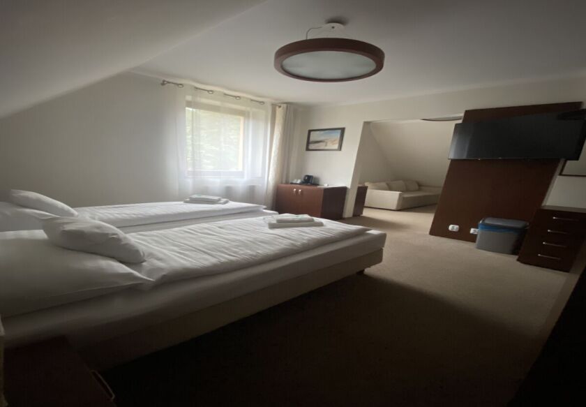 Ośrodek Szkoleniowo- Wypoczynkowy BAŻYNA 19