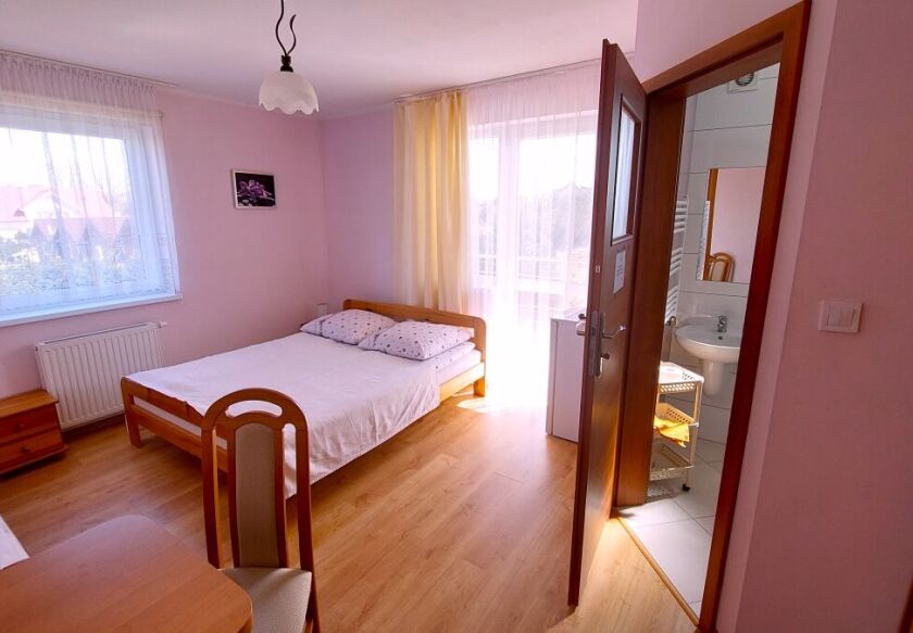 POKOJE GOŚCINNE 11