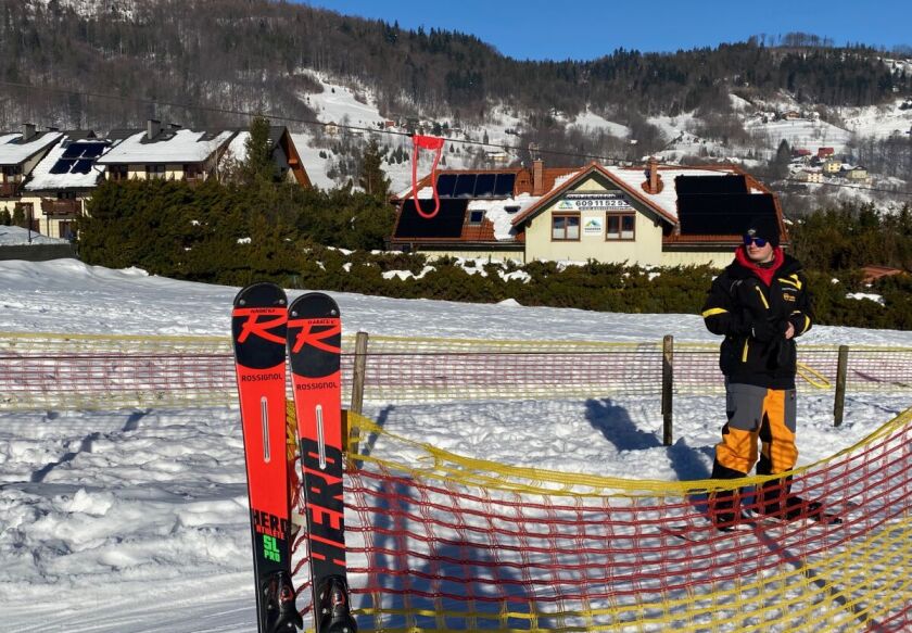 Narty obok Pokoi Haratek