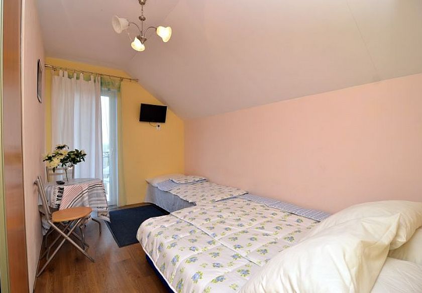 Pokoje i Apartamenty 10