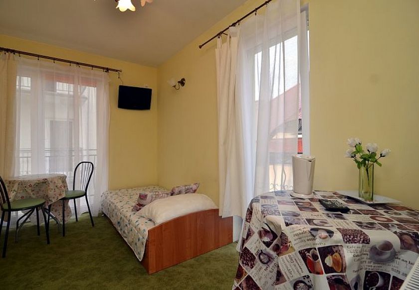 Pokoje i Apartamenty 16