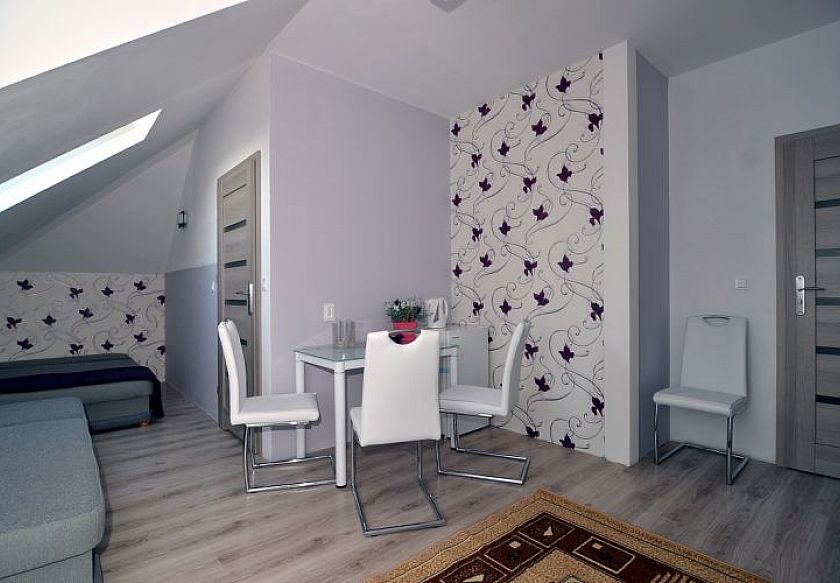 Pokoje i Apartamenty 5