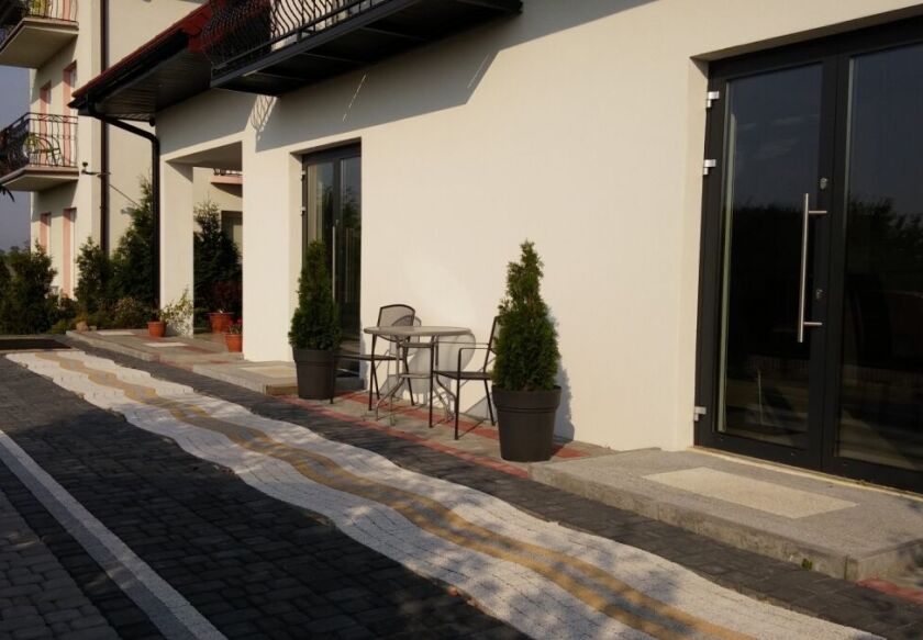 Pokoje i Apartamenty 73