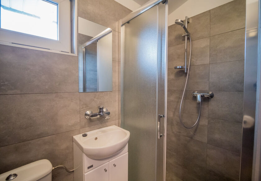 pok&oacute;j nr 2 łazienka