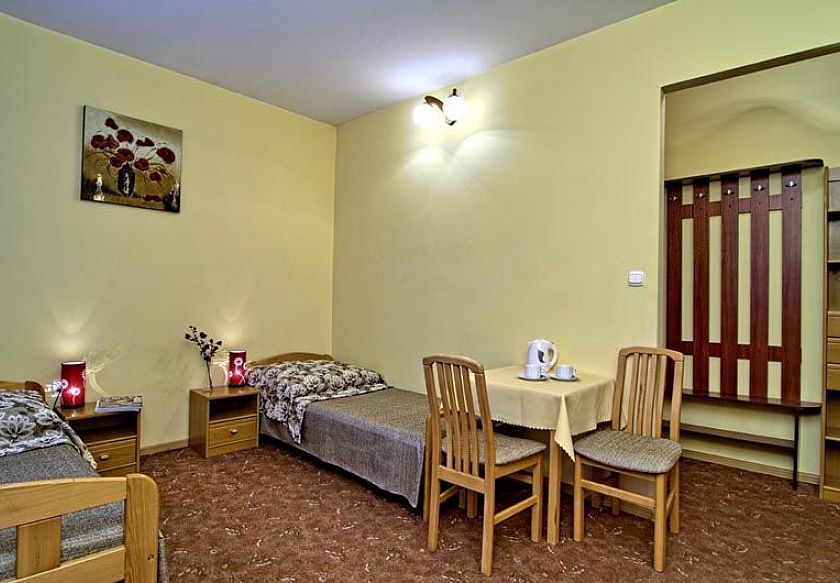 Promet&oacute;wka Noclegi z wyżywieniem 20