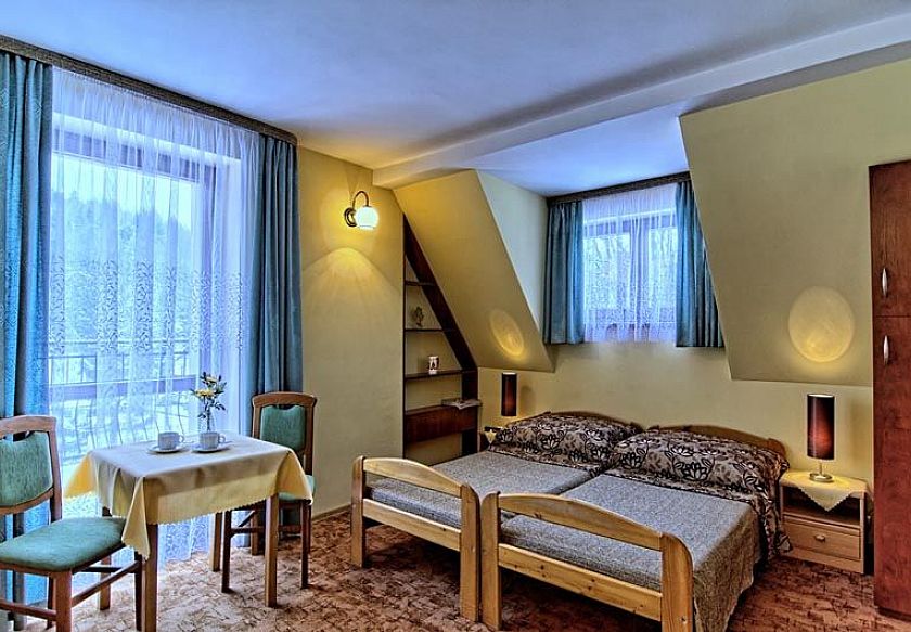 Promet&oacute;wka Noclegi z wyżywieniem 22