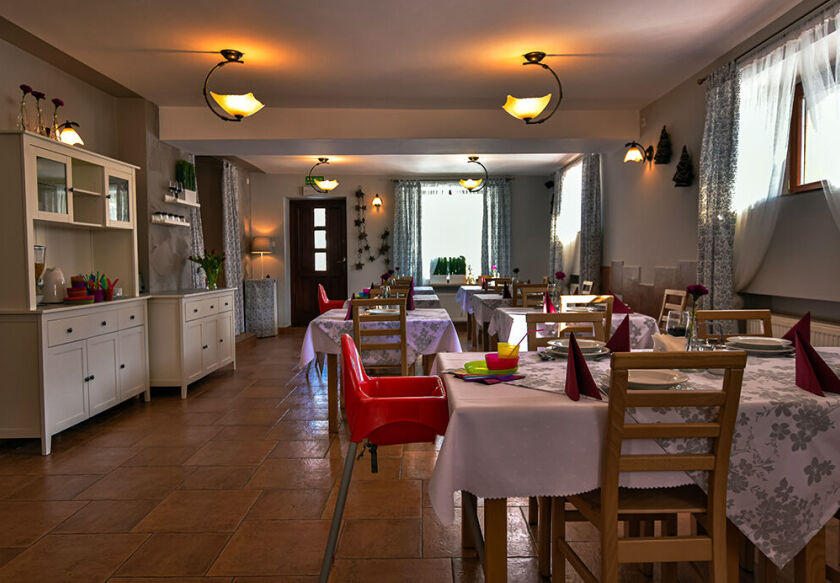 Promet&oacute;wka Noclegi z wyżywieniem 25