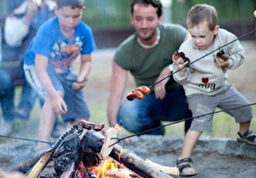 Ogniska z Pieczeniem Kiełbasek