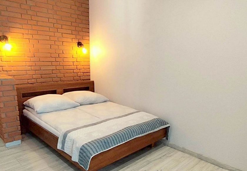 2 os.Pok&oacute;j z  łazienką i tarasem nr. 6