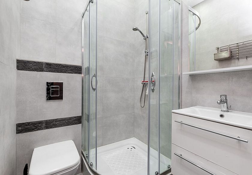 2 os.Pok&oacute;j z łazienką nr.5