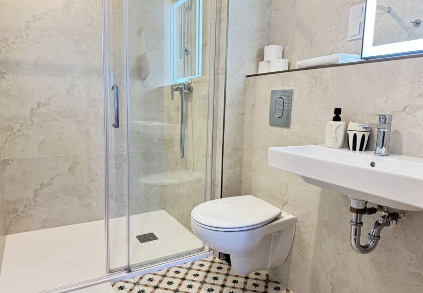 Łazienki z prysznicem