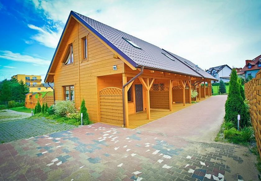 ZŁOTE DOMKI                 7