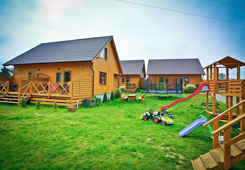 ZŁOTE DOMKI                 9